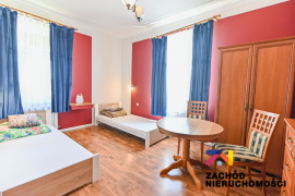 Atrakcyjny dom z dużą działką- Małomice